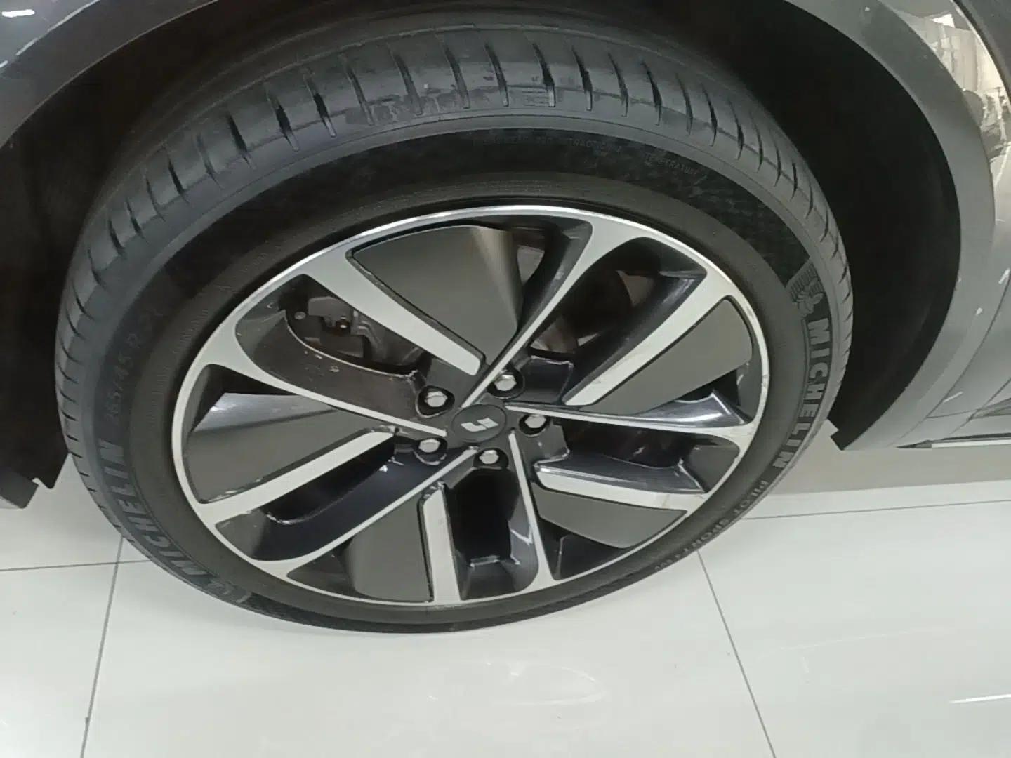 Li Auto L8 2024 Max — миниатюра 10