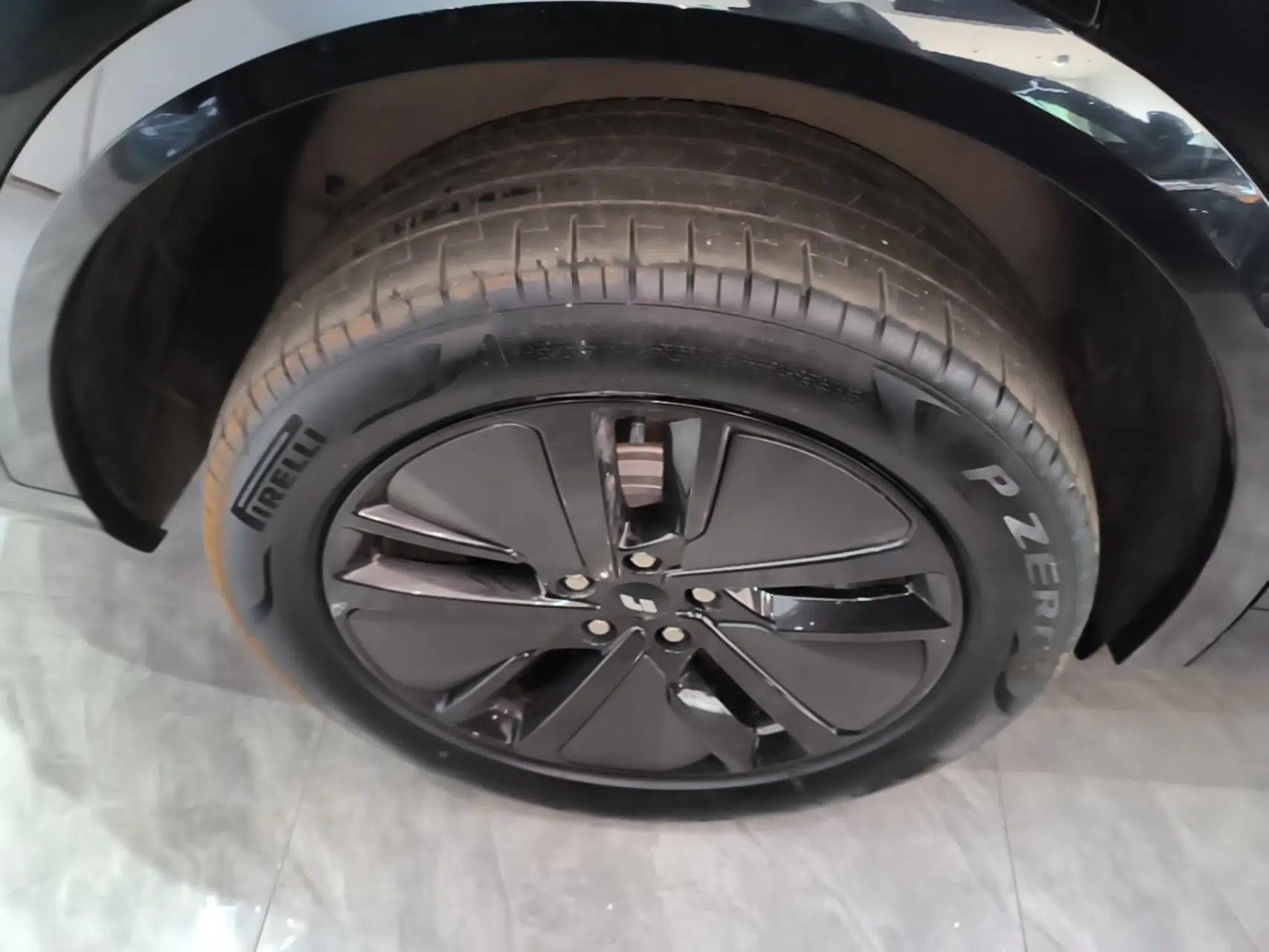 Li Auto L8 2024 Pro Model — миниатюра 11