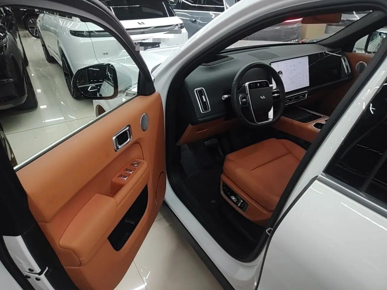 Li Auto L8 2025 Max Smart Refresh Edition — миниатюра 18
