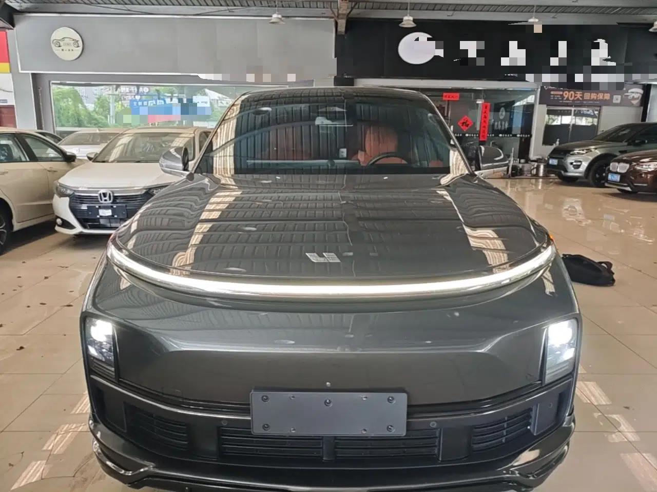 Li Auto L8 2023 Pro Model — миниатюра 2