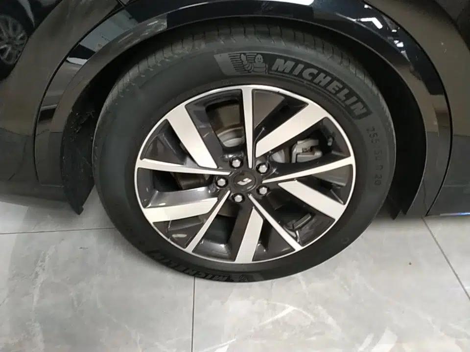 Li Auto L8 2023 Pro Model — миниатюра 11