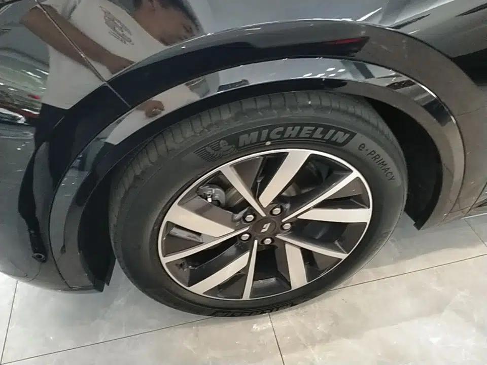 Li Auto L8 2023 Pro Model — миниатюра 10