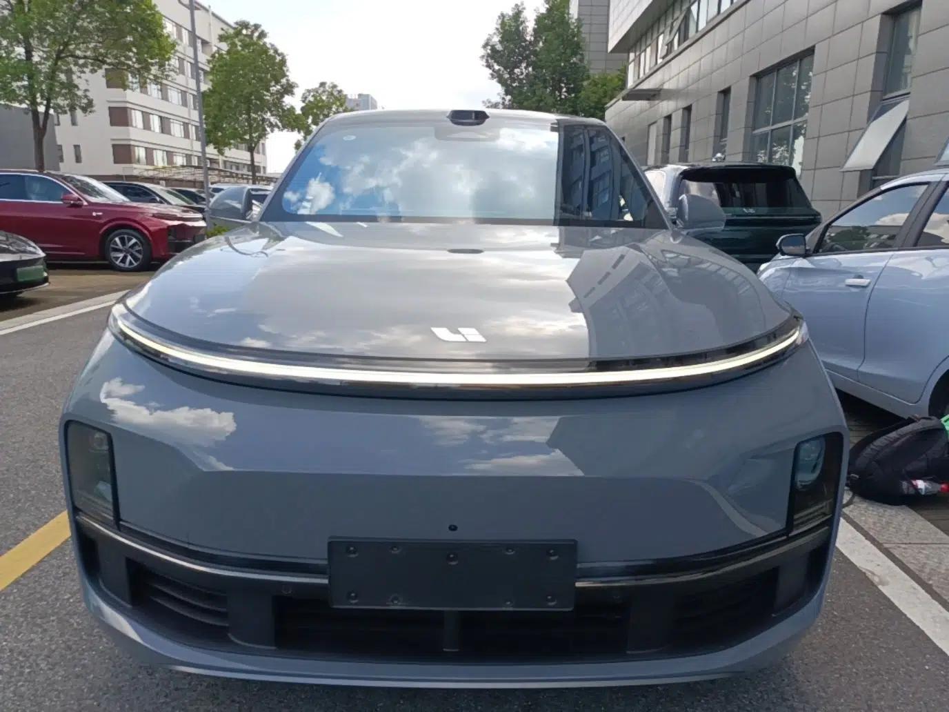 Li Auto L8 2025 Max Smart Refresh Edition — миниатюра 2