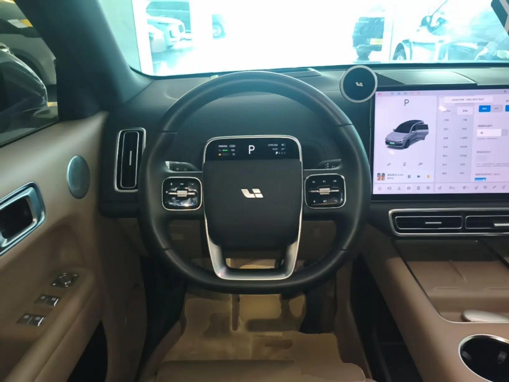 Li Auto L8 2025 Pro Smart Refresh Edition — миниатюра 18