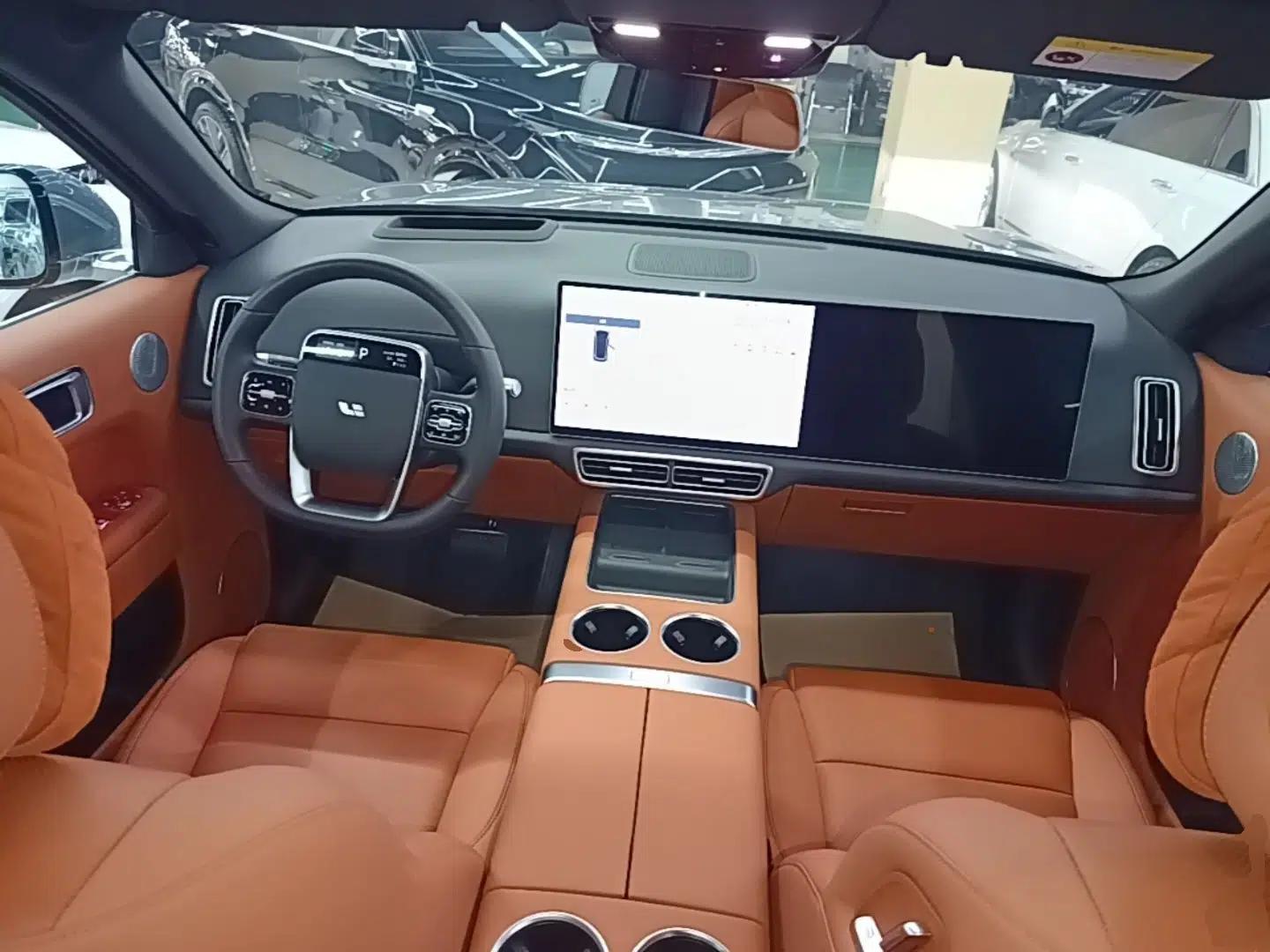 Li Auto L8 2025 Max Smart Refresh Edition — миниатюра 12