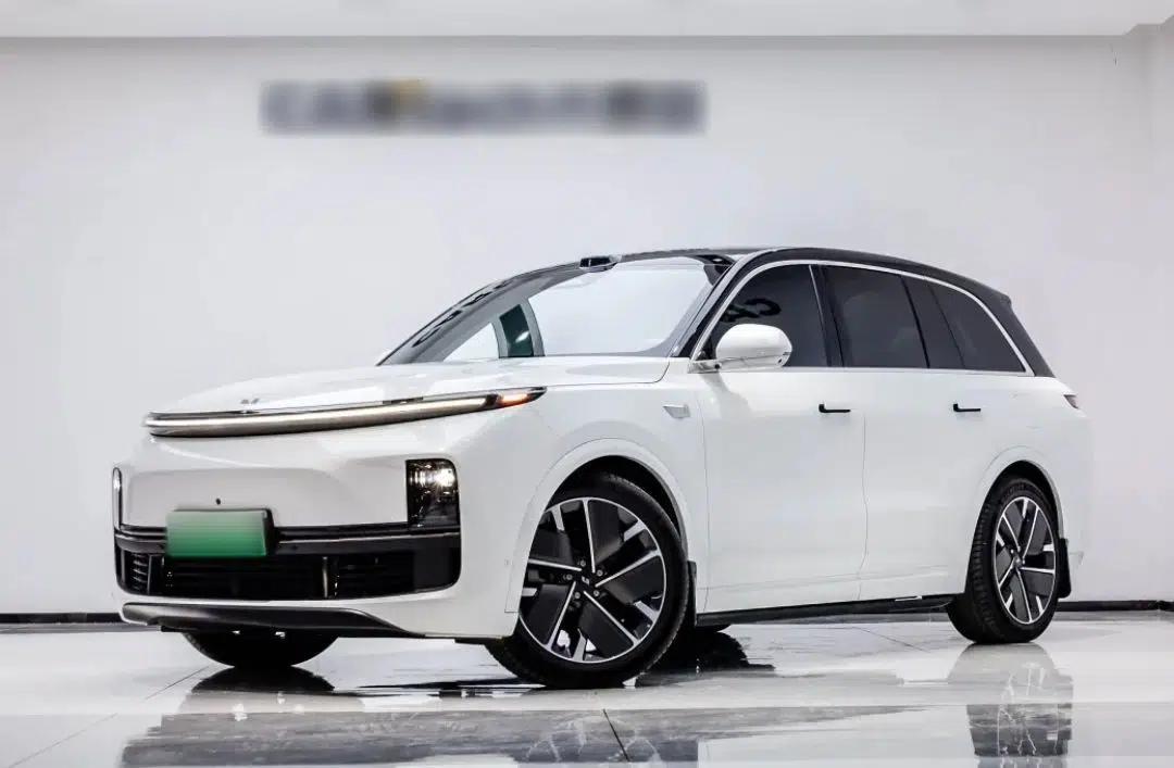 Li Auto L8 2025 Ultra Smart Refreshed Edition — миниатюра 1