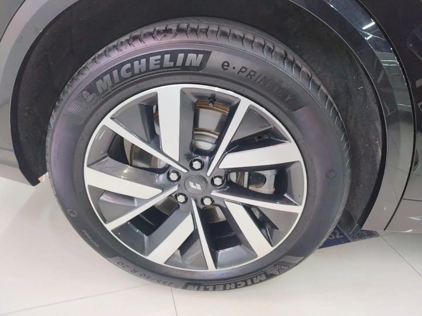 Li Auto L8 2023 Pro Model — миниатюра 11