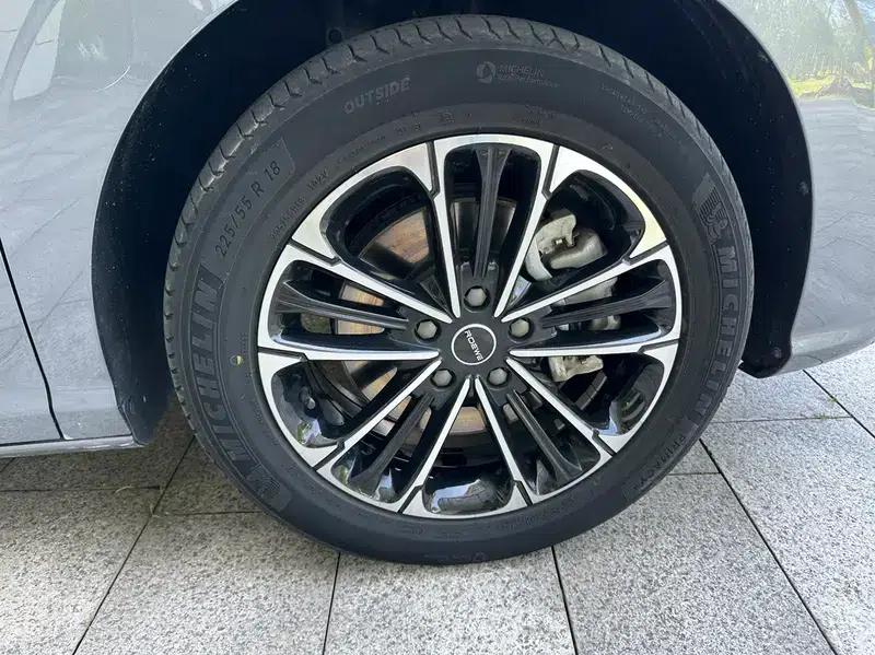 Roewe iMAX8 2021 400TGI Supreme Series Edition — миниатюра 6