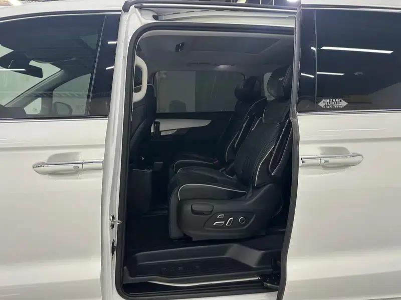 Roewe iMAX8 2021 400TGI Supreme Series Premium Edition — миниатюра 18