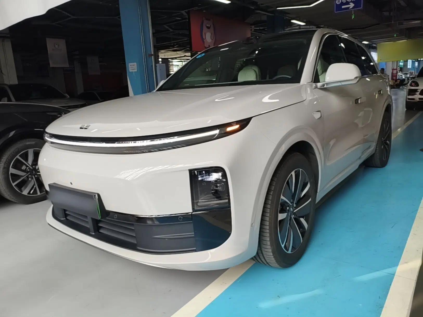Li Auto L6 2025 Max Smart Refresh Edition — миниатюра 1
