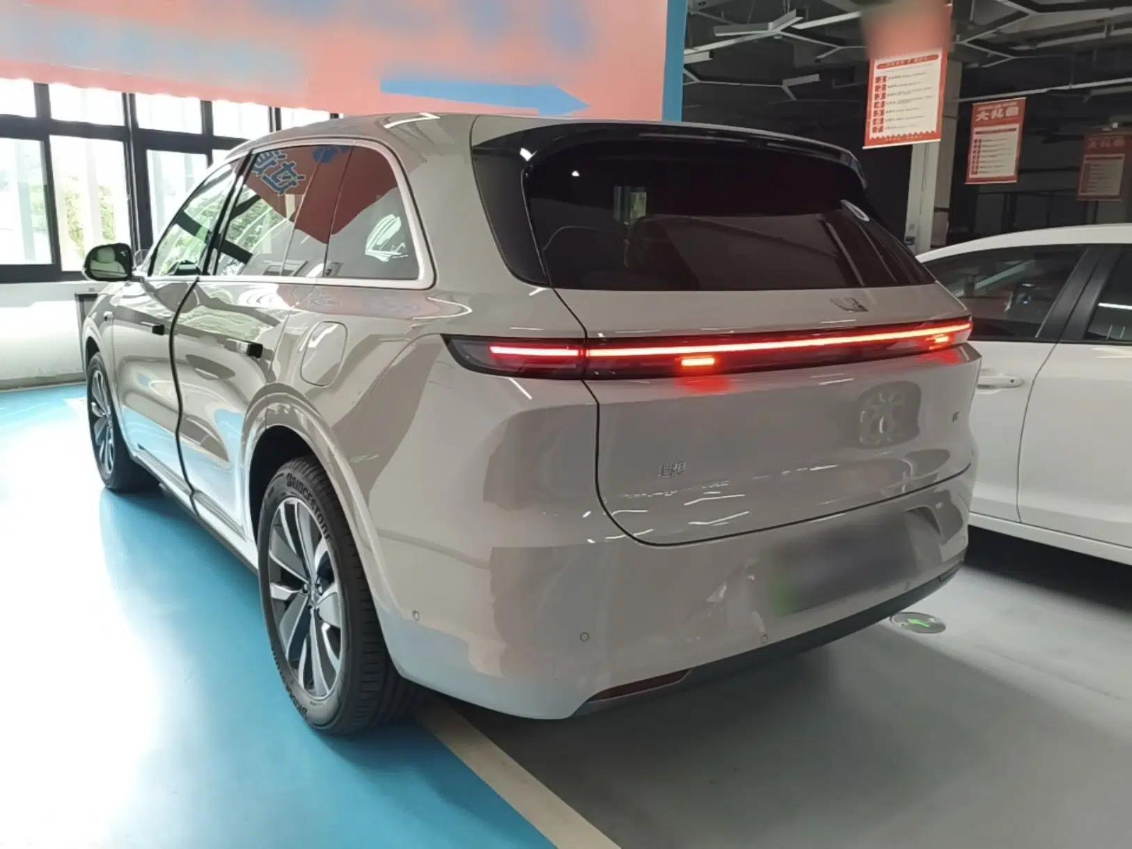 Li Auto L6 2025 Max Smart Refresh Edition — миниатюра 4