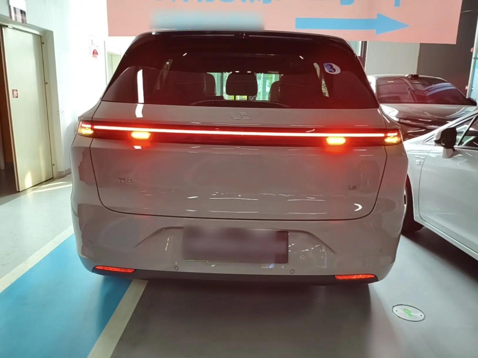 Li Auto L6 2025 Max Smart Refresh Edition — миниатюра 5