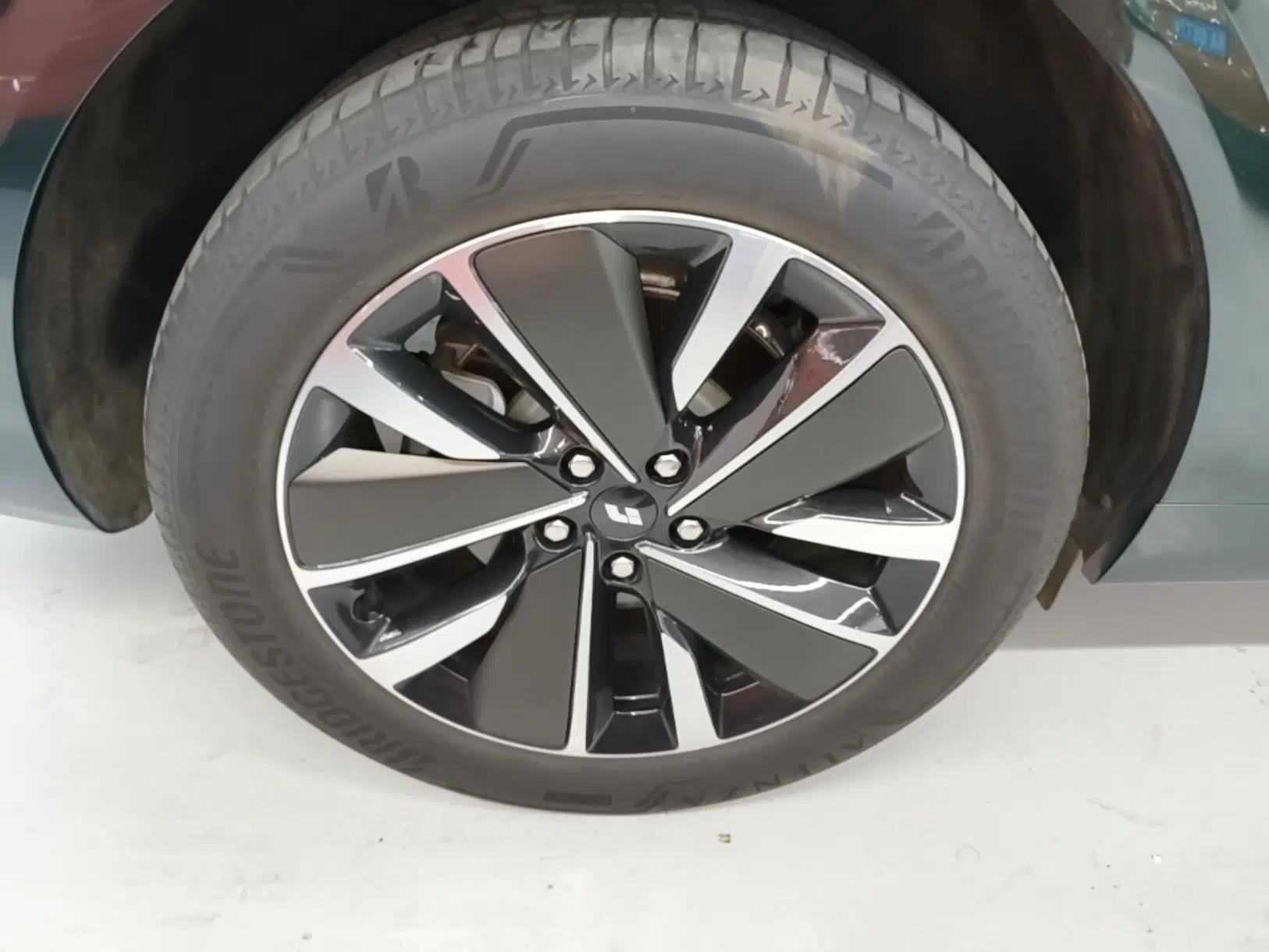 Li Auto L6 2025 Max Smart Refresh Edition — миниатюра 16