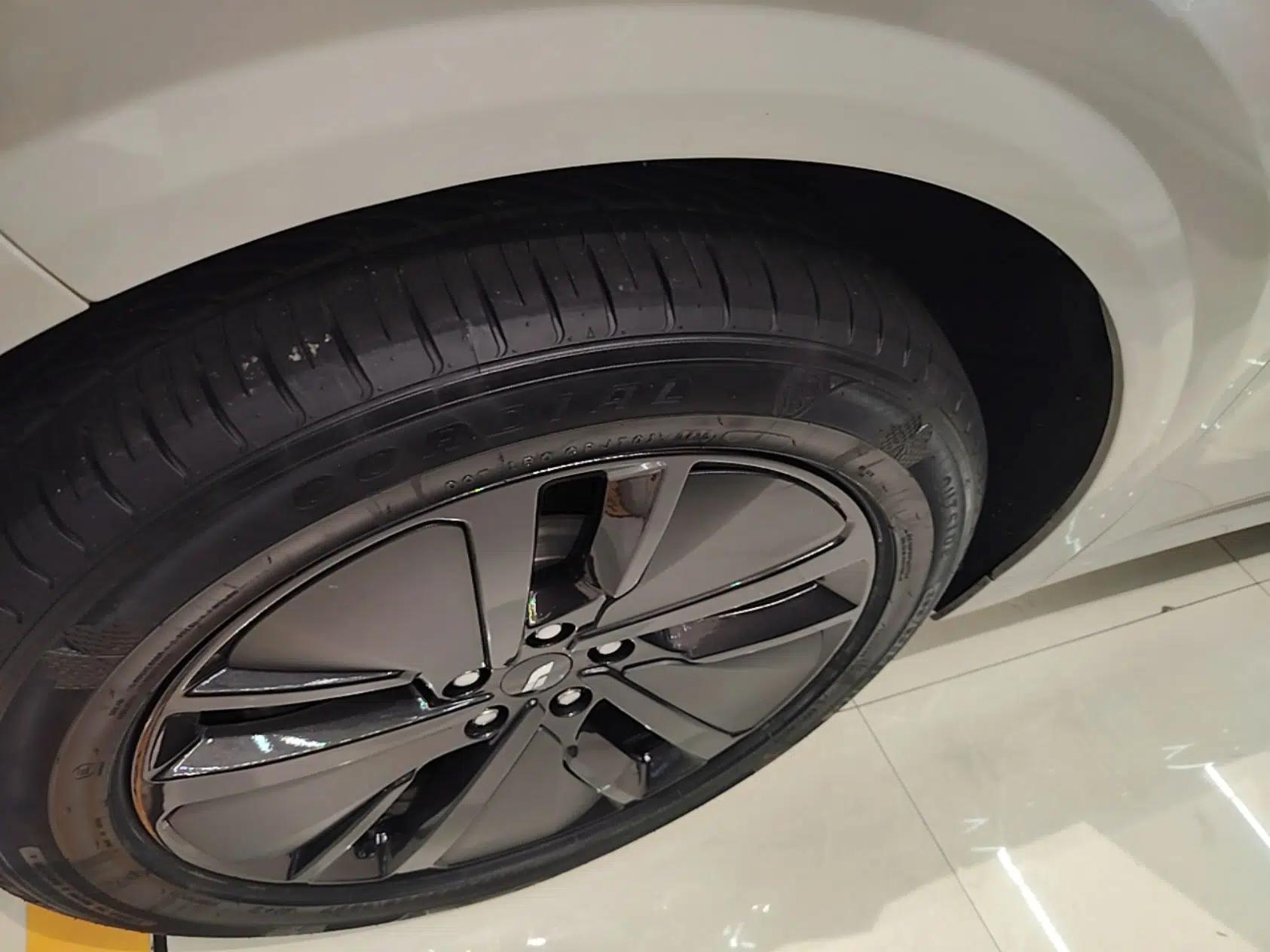 Li Auto L6 2024 Max — миниатюра 10