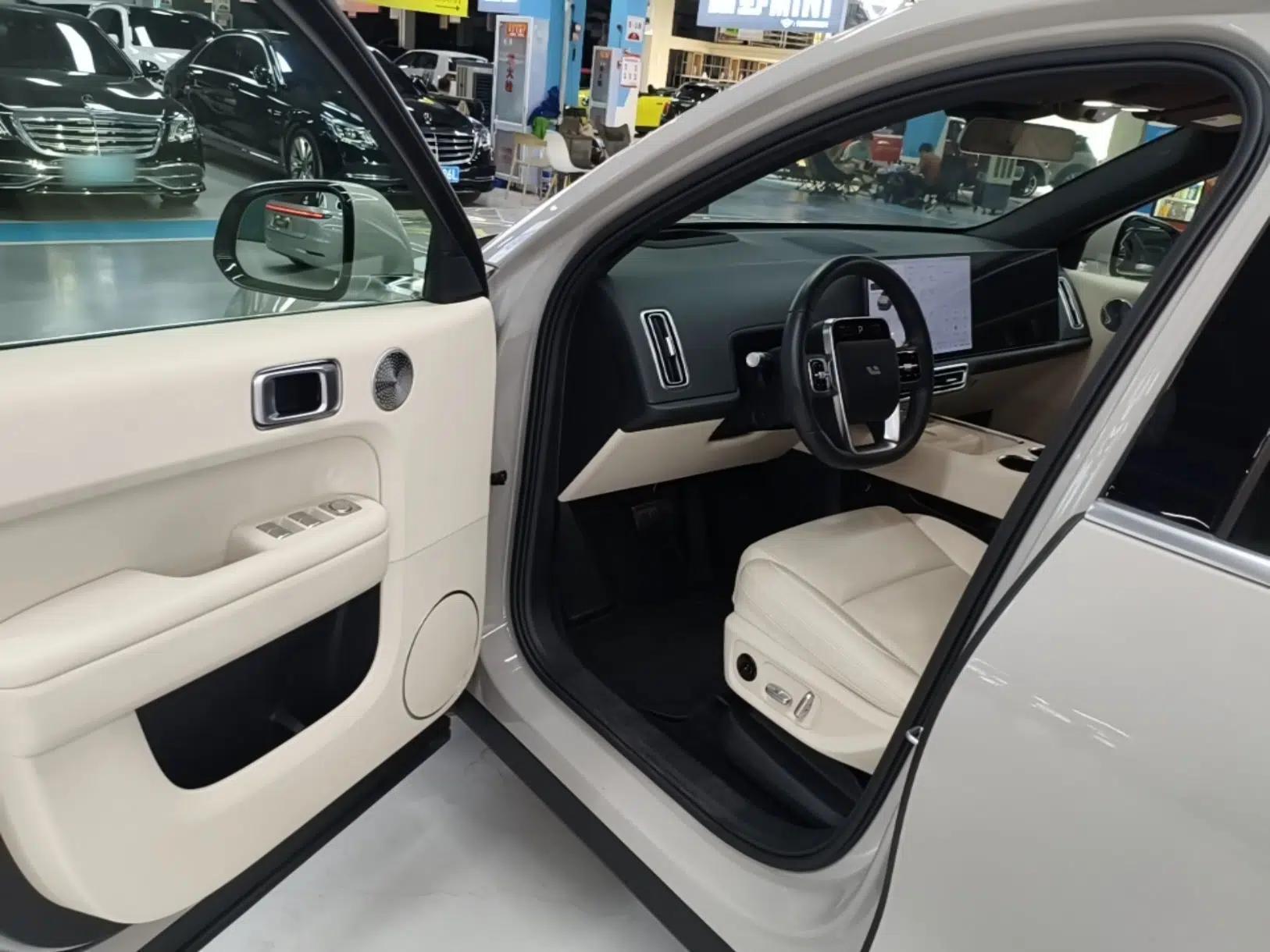 Li Auto L6 2025 Max Smart Refresh Edition — миниатюра 18