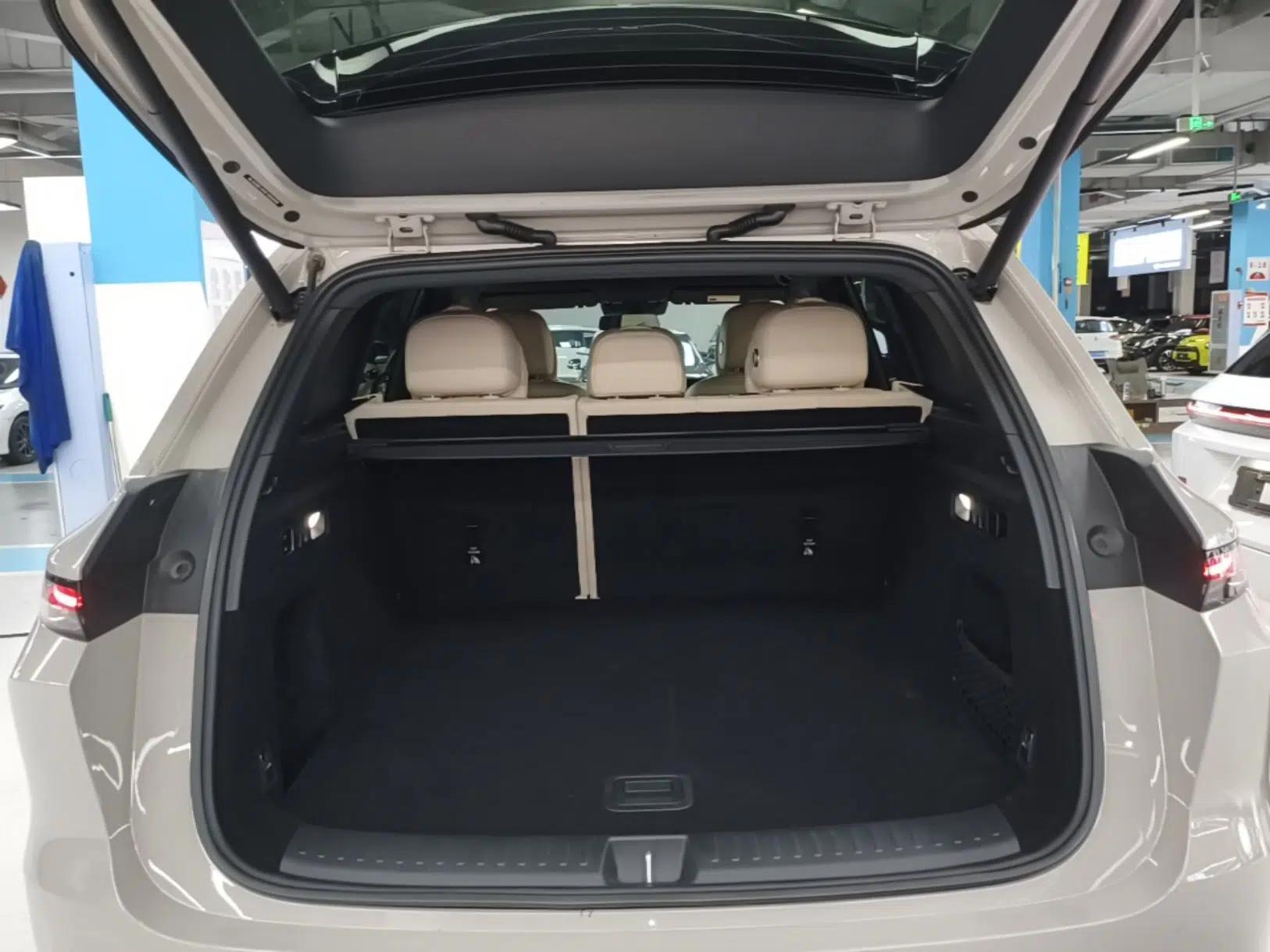 Li Auto L6 2025 Max Smart Refresh Edition — миниатюра 22