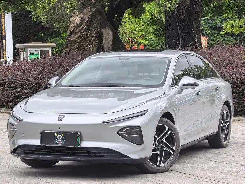 Roewe D7 EV 2023 510 Rear-Wheel Drive Excellence Edition — миниатюра 1