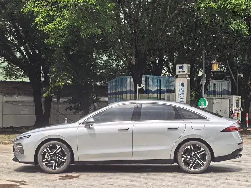 Roewe D7 EV 2023 510 Rear-Wheel Drive Excellence Edition — миниатюра 4