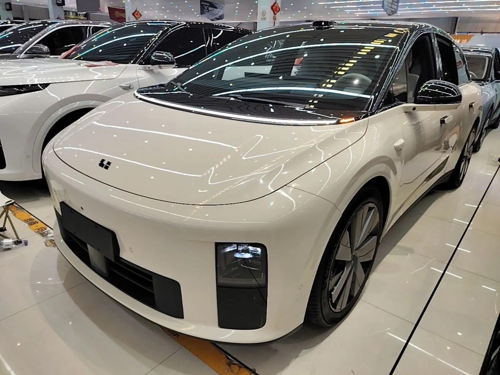 Li Auto i6 2025 Model Two-Wheel-Drive Standard Type — миниатюра 1