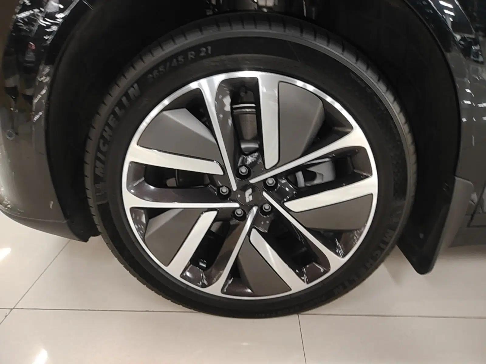 Li Auto i6 2025 Model Four-Wheel-Drive Standard Type — миниатюра 10