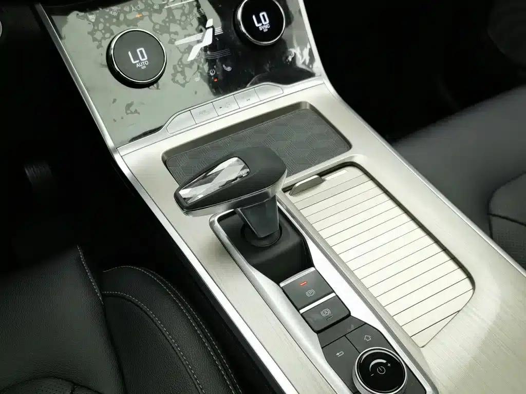 Starlight 2024 Explorer Edition 400T 2WD Starlight 7-Seater — миниатюра 13