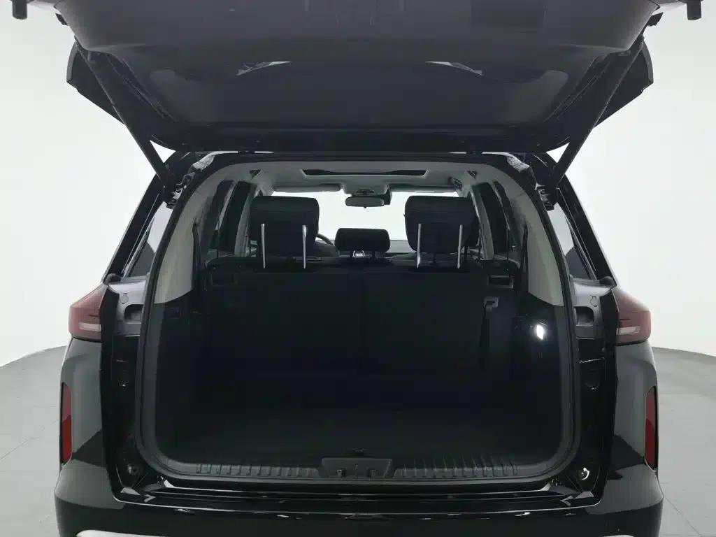 Starlight 2024 Explorer Edition 400T 2WD Starlight 7-Seater — миниатюра 16