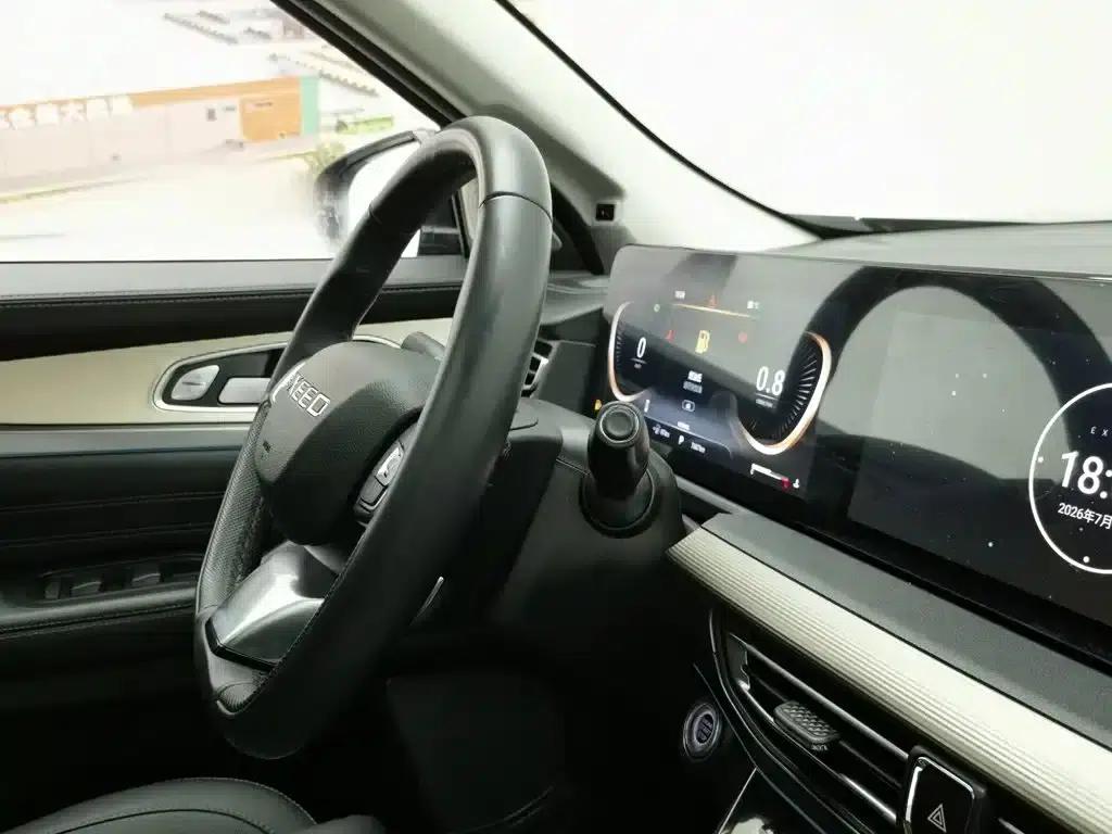 Starlight 2024 Explorer Edition 400T 2WD Starlight 7-Seater — миниатюра 22