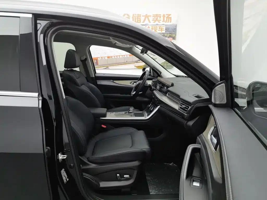 Starlight 2024 Explorer Edition 400T 2WD Starlight 7-Seater — миниатюра 23