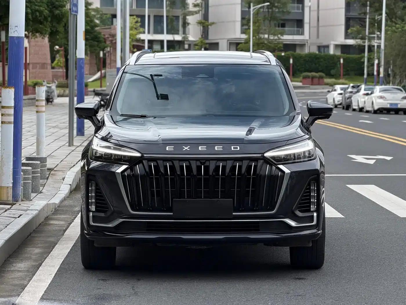 Starlight Moon 2023 400T 4WD Star Edition 7-Seater — миниатюра 2