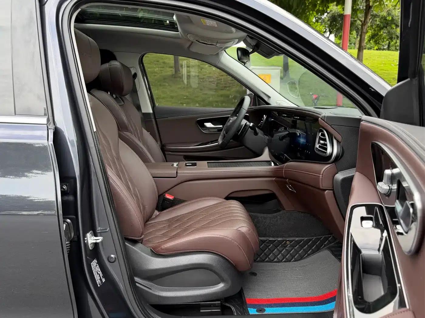 Starlight Moon 2023 400T 4WD Star Edition 7-Seater — миниатюра 11