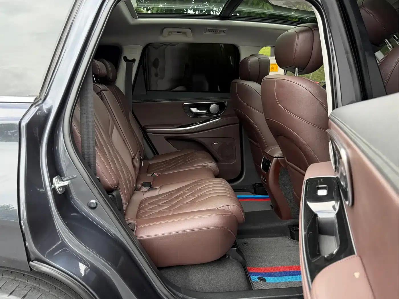 Starlight Moon 2023 400T 4WD Star Edition 7-Seater — миниатюра 12