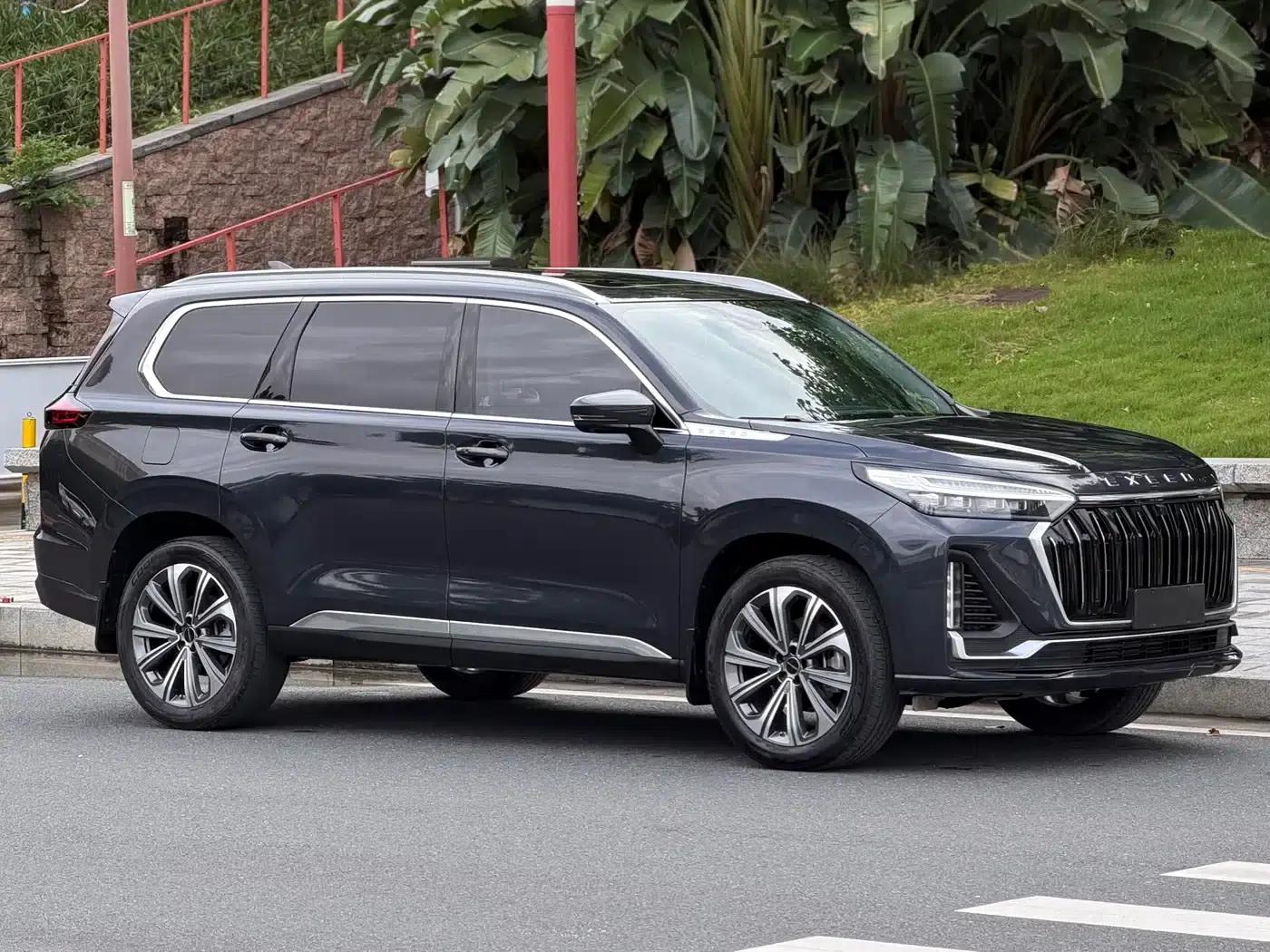 Starlight Moon 2023 400T 4WD Star Edition 7-Seater — миниатюра 3
