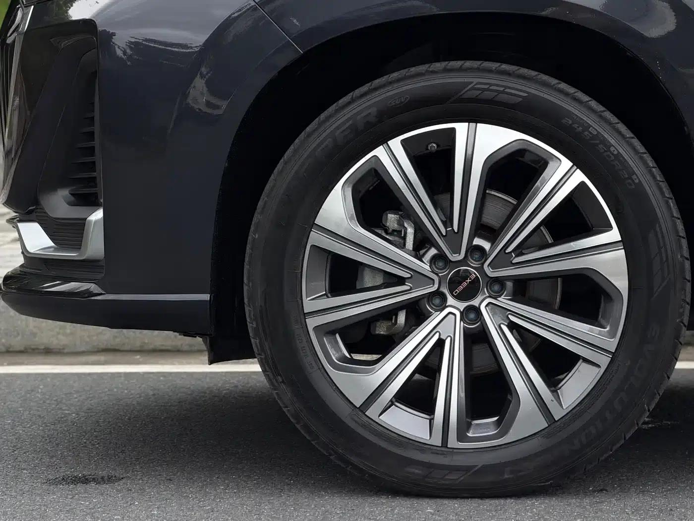 Starlight Moon 2023 400T 4WD Star Edition 7-Seater — миниатюра 25