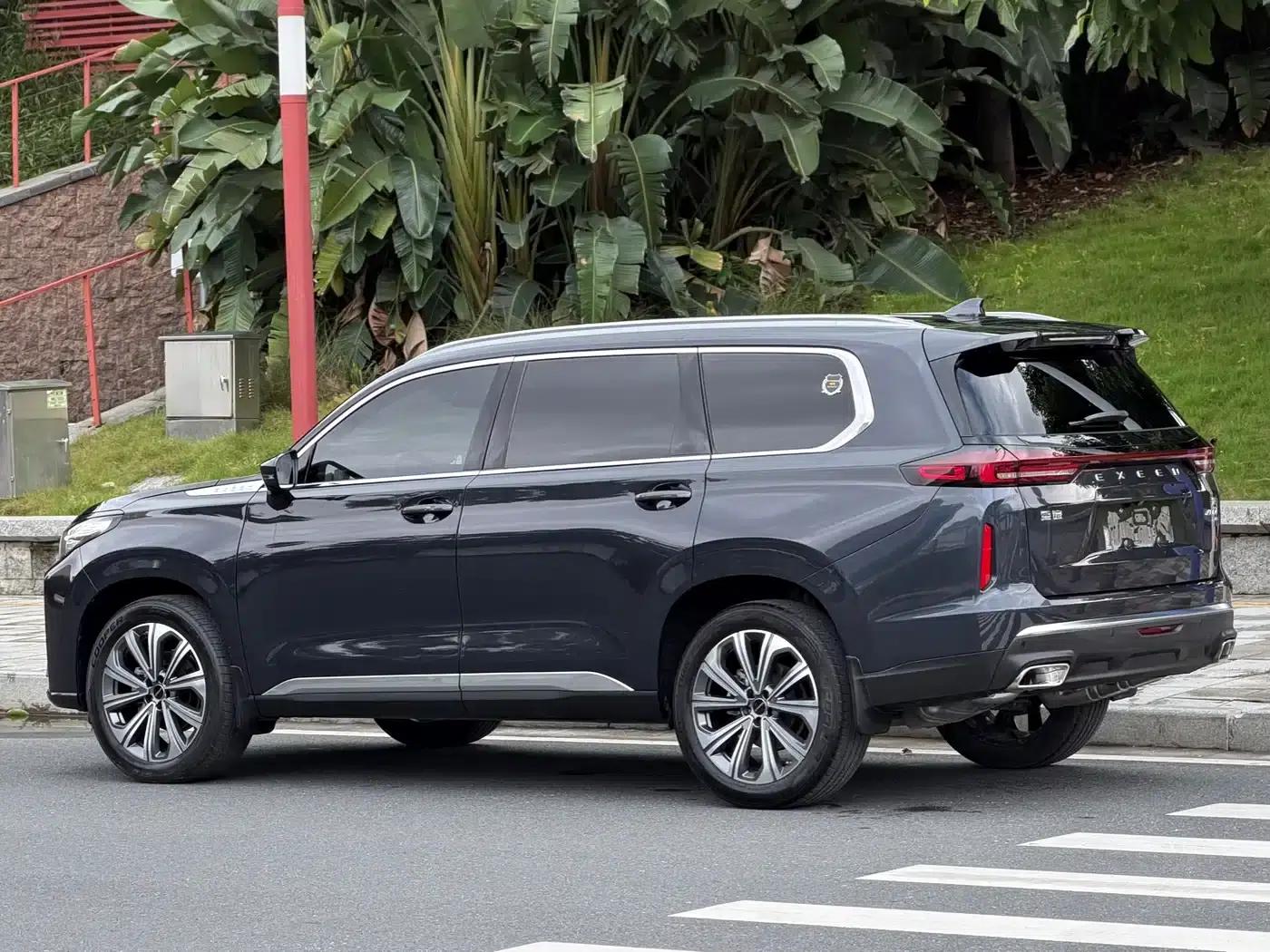 Starlight Moon 2023 400T 4WD Star Edition 7-Seater — миниатюра 6