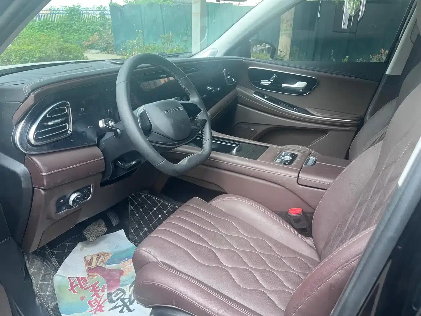 Starlight Moon 2025 400T 4WD Star Edition 7-Seater — миниатюра 4