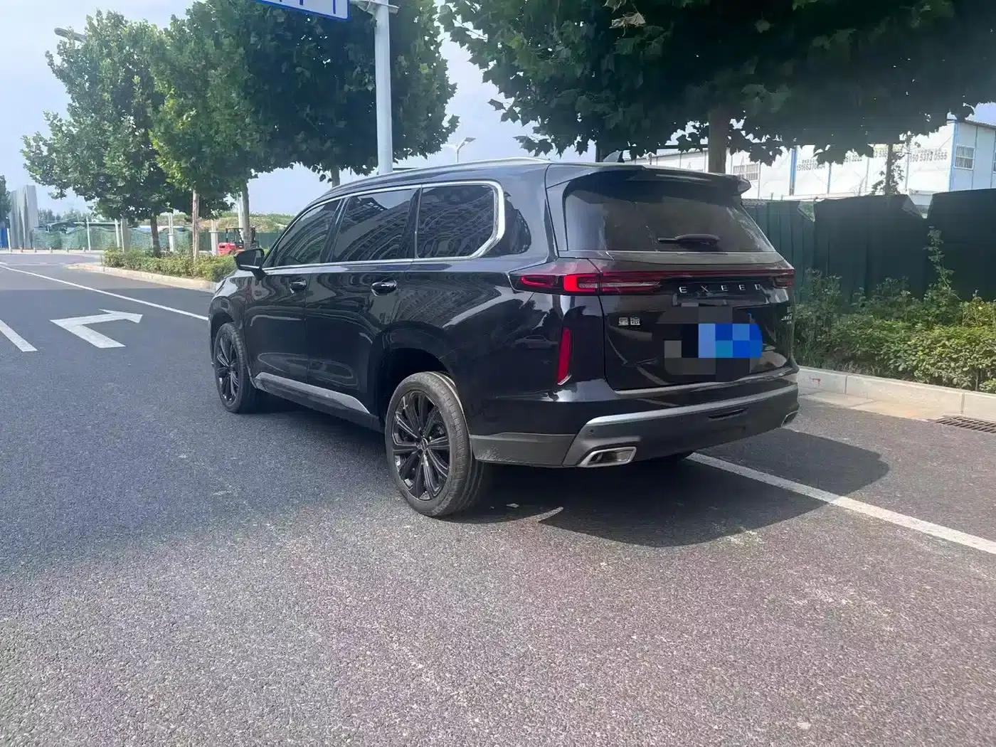 Starlight Moon 2025 400T 4WD Star Edition 7-Seater — миниатюра 7