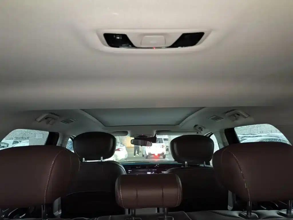 Starlight Moon 2025 400T 4WD Star Edition 7-Seater — миниатюра 18