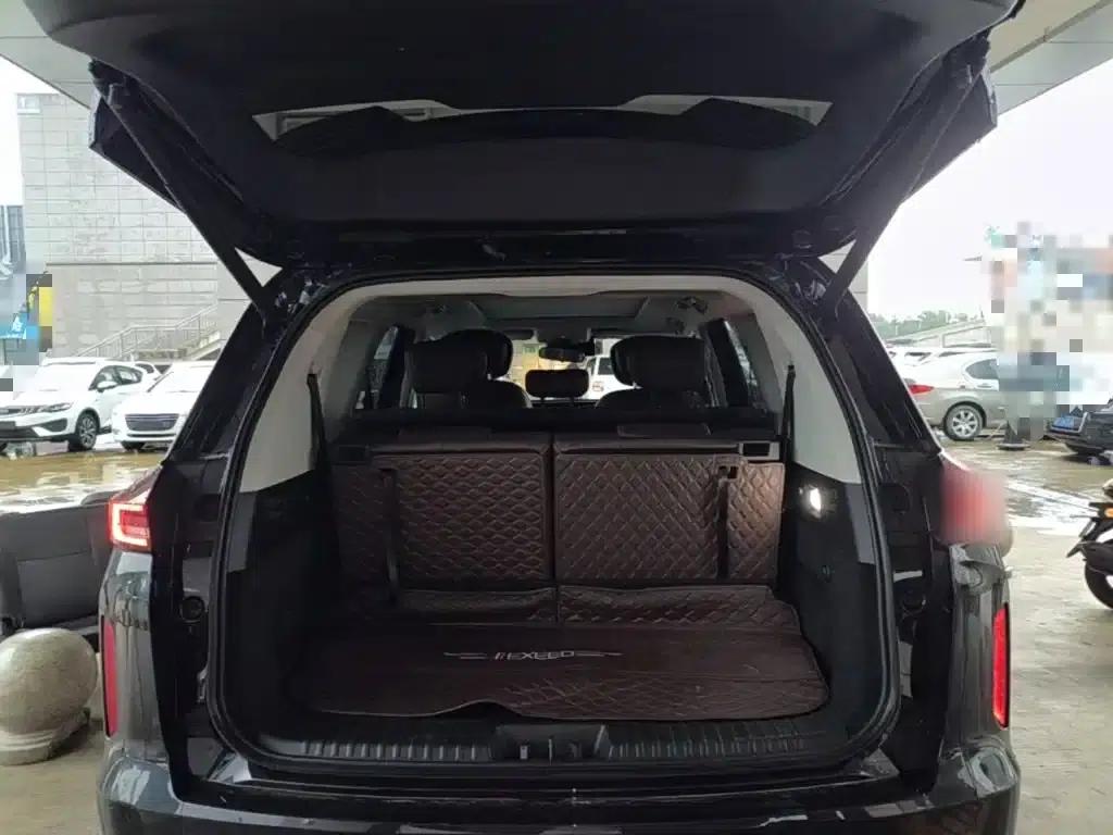 Starlight Moon 2025 400T 4WD Star Edition 7-Seater — миниатюра 19