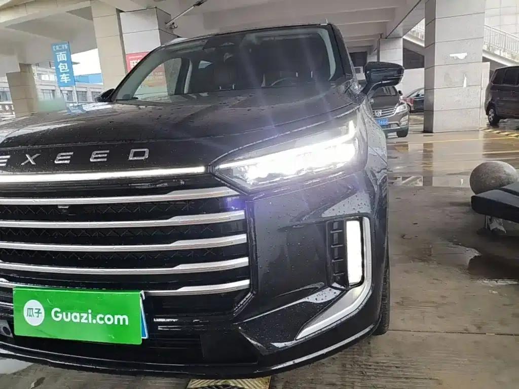 Starlight Moon 2025 400T 4WD Star Edition 7-Seater — миниатюра 24