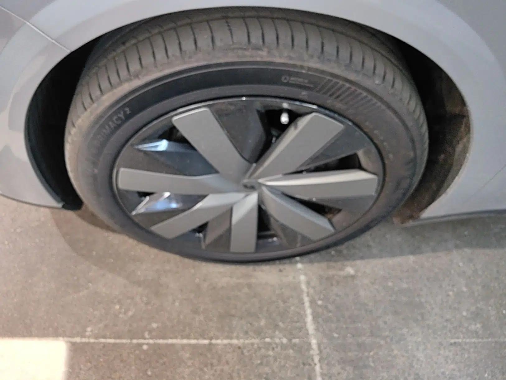 Li Auto i8 2025 Model Standard Version — миниатюра 10