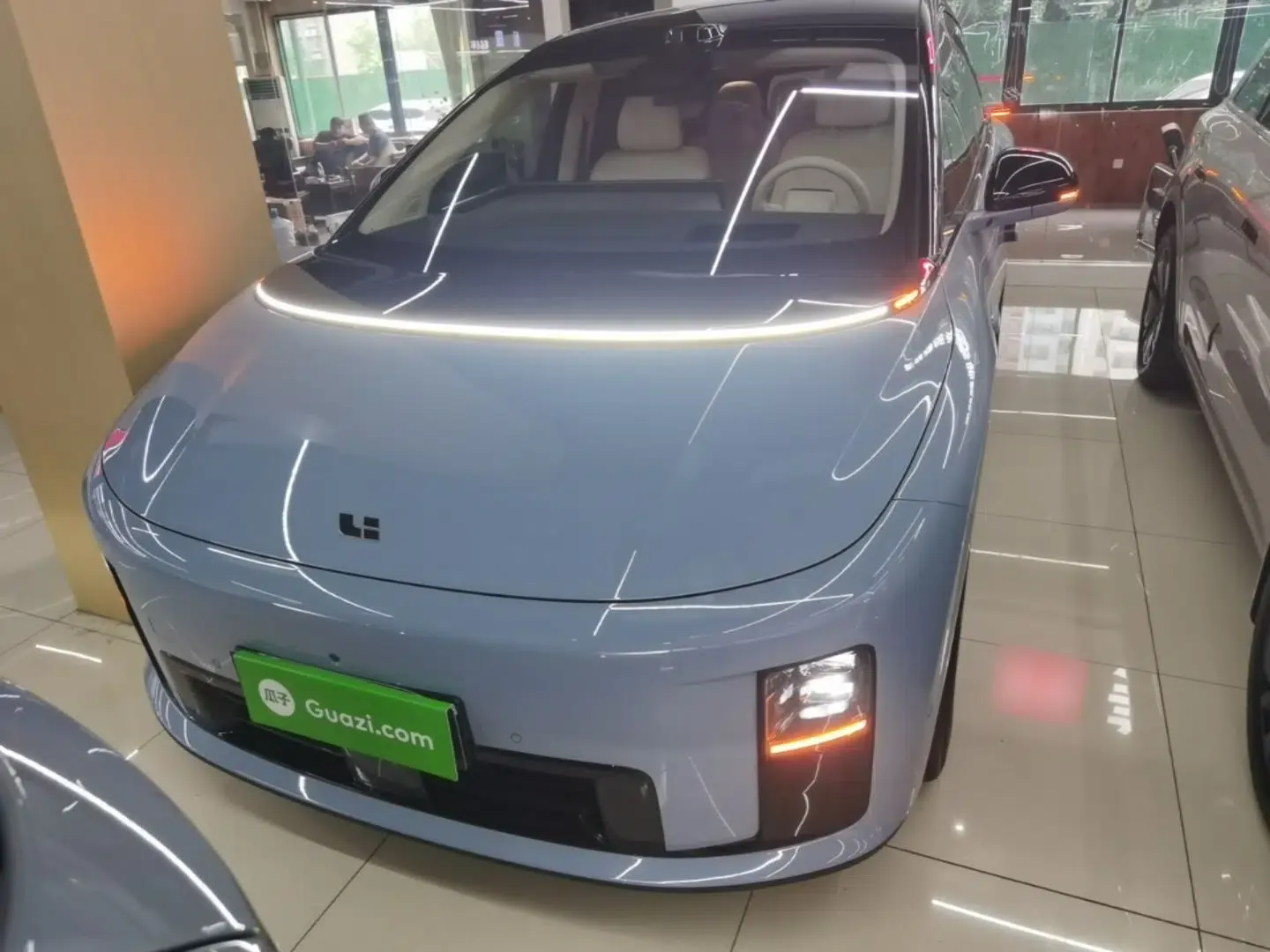 Li Auto i8 2025 Model Standard Version — миниатюра 2