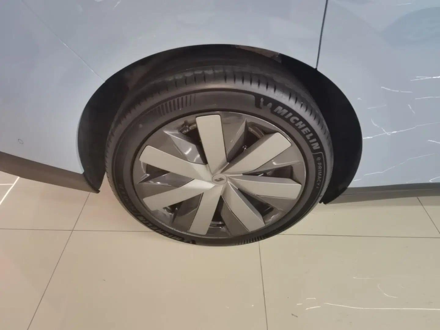 Li Auto i8 2025 Model Standard Version — миниатюра 11