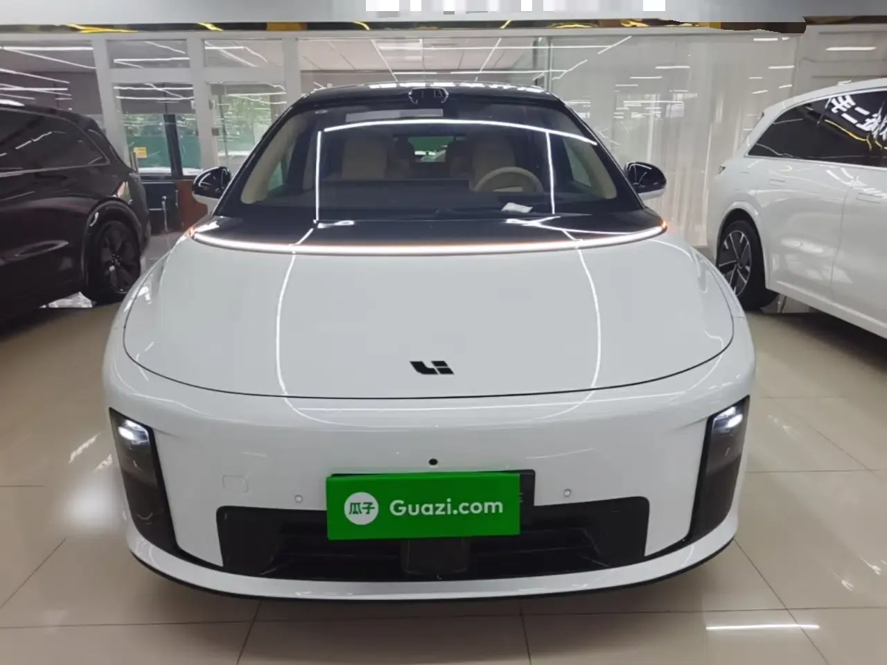 Li Auto i8 2025 Model Standard Version — миниатюра 2