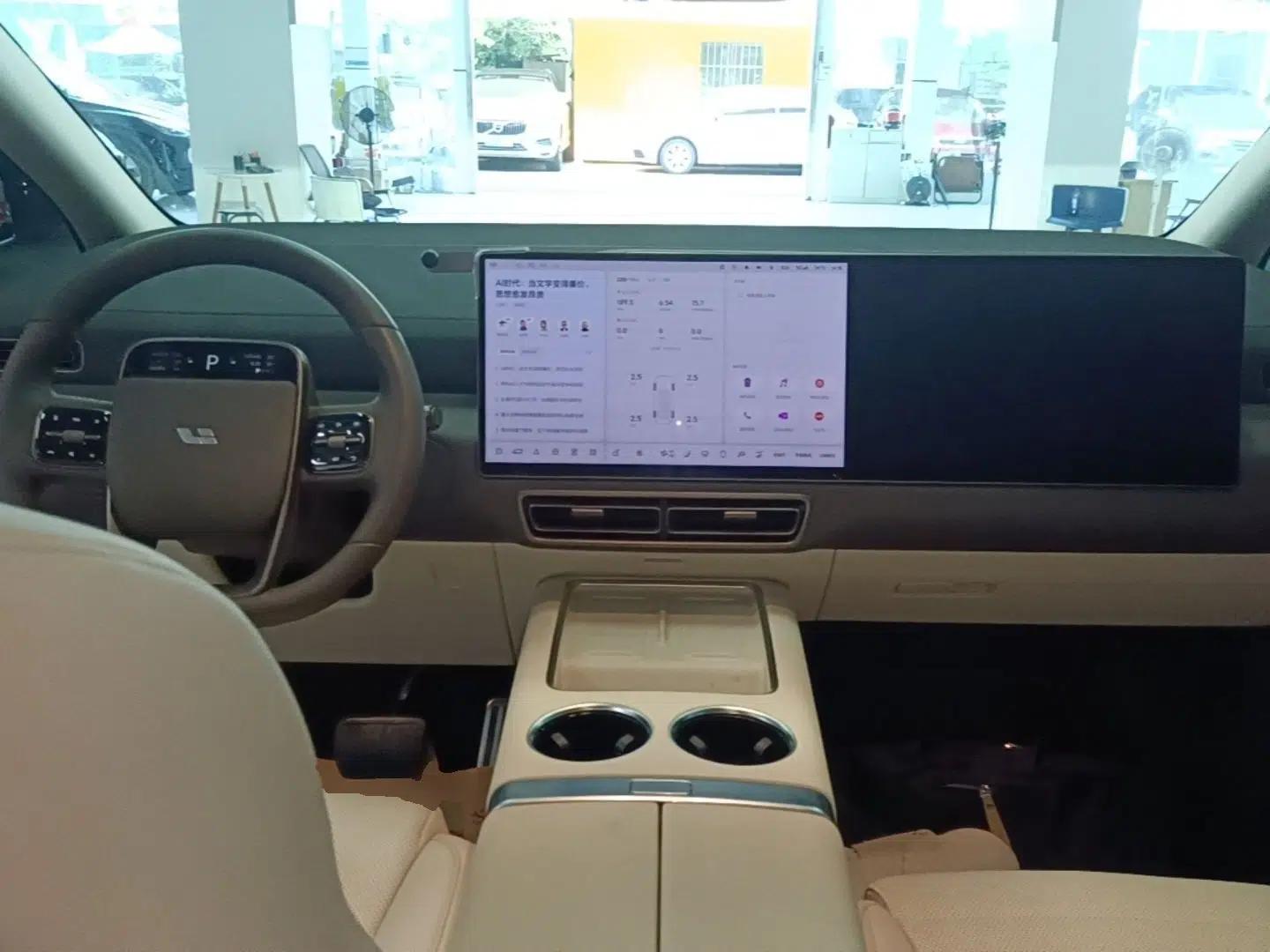 Li Auto MEGA 2024 Ultra Model — миниатюра 12