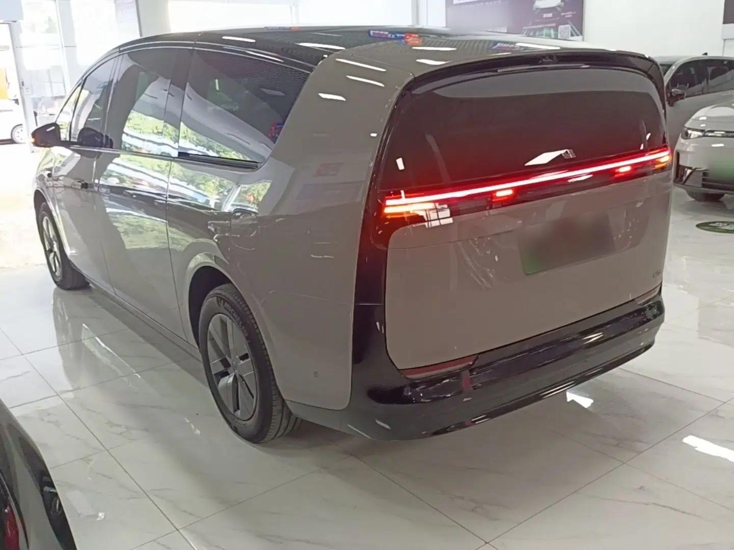 Li Auto MEGA 2024 Ultra Model — миниатюра 4