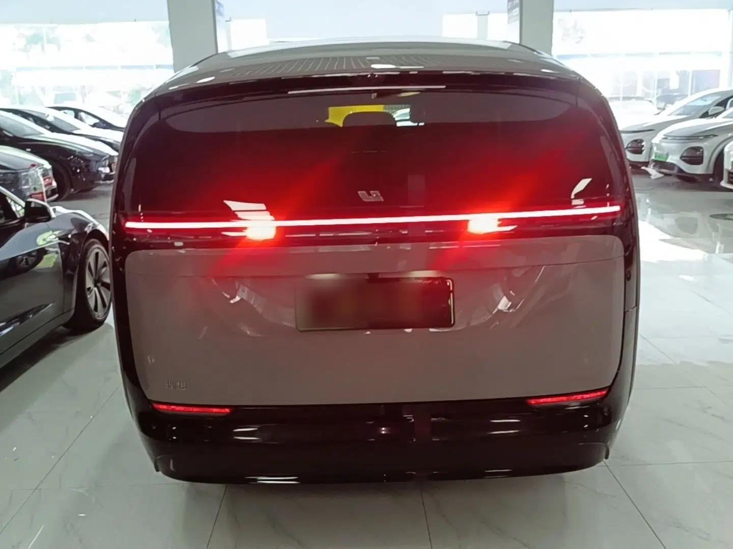 Li Auto MEGA 2024 Ultra Model — миниатюра 5