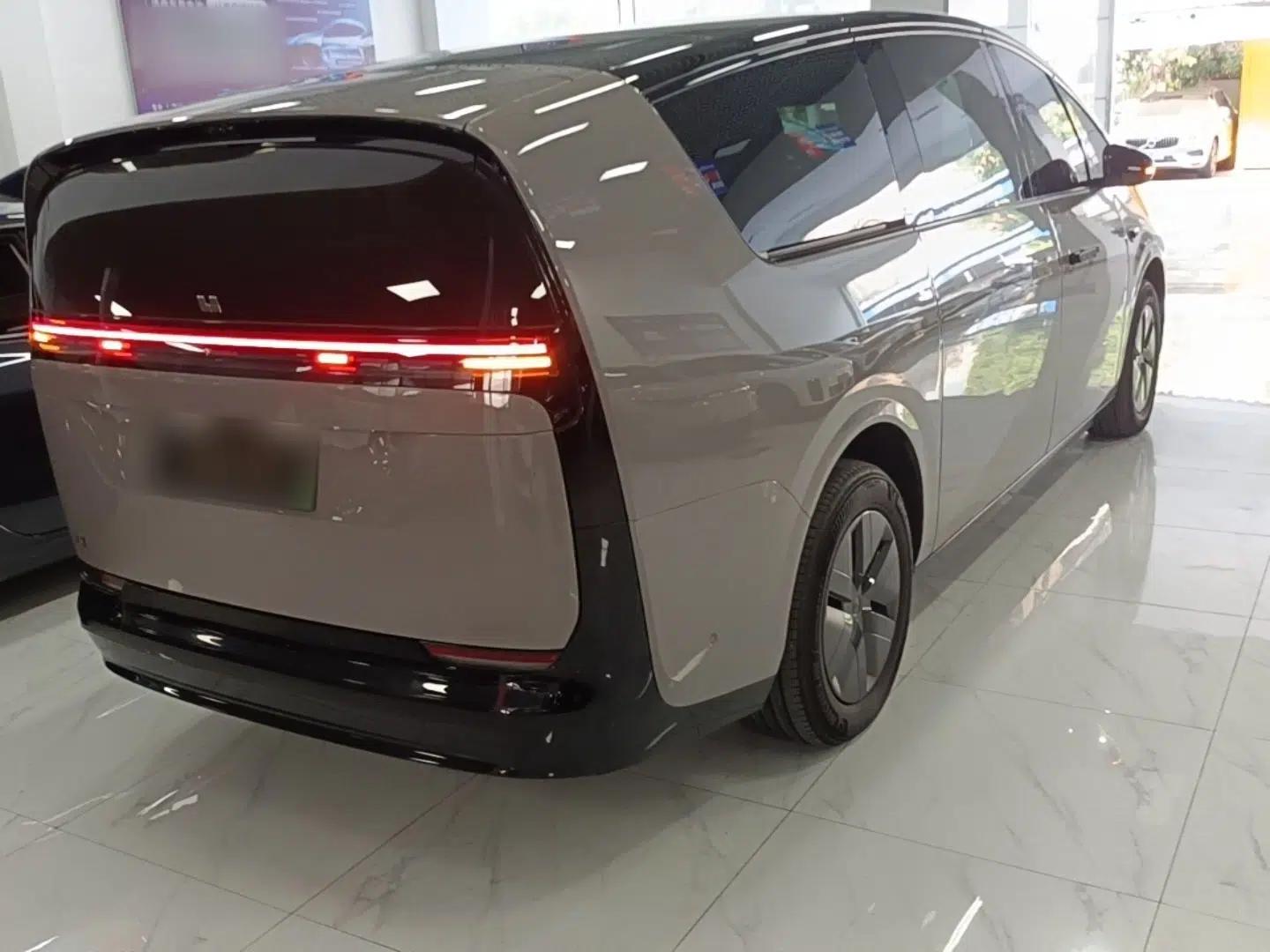 Li Auto MEGA 2024 Ultra Model — миниатюра 6
