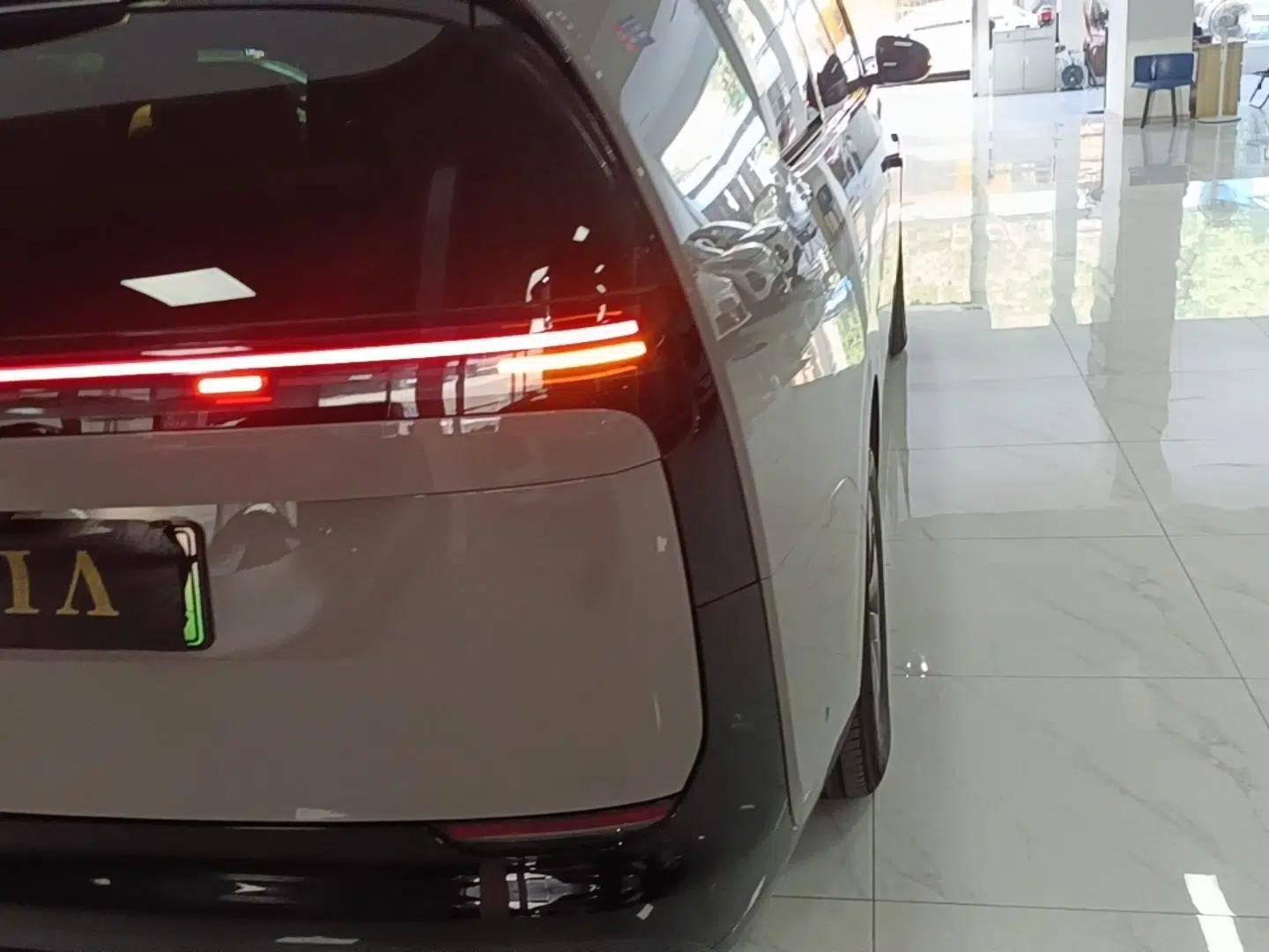 Li Auto MEGA 2024 Ultra Model — миниатюра 9