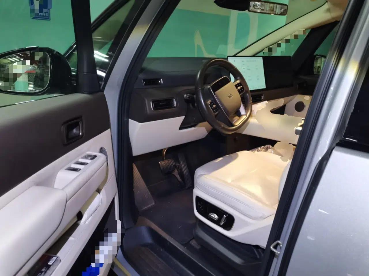 Li Auto MEGA 2024 Ultra Model — миниатюра 16