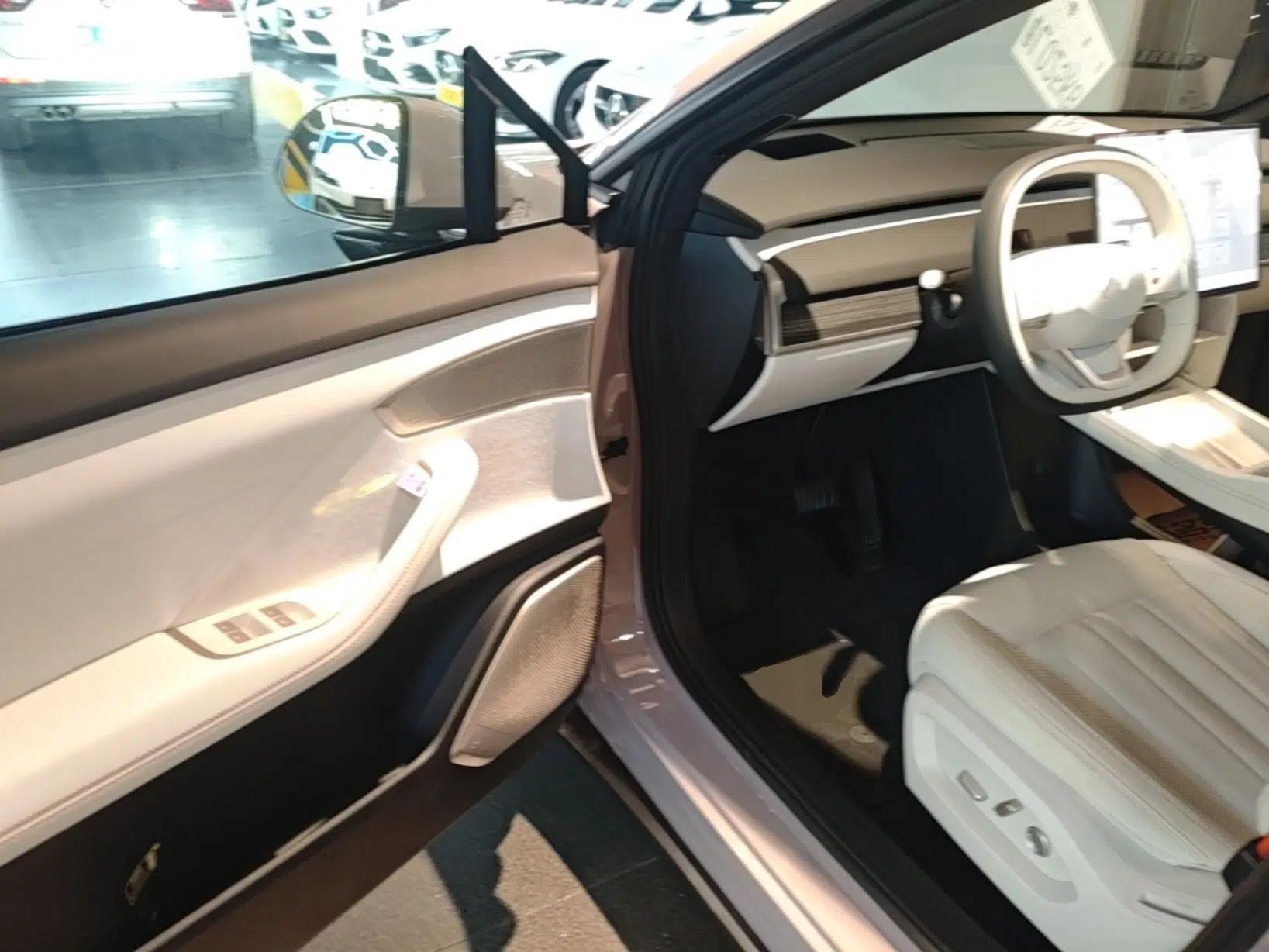 ONVO L60 2024 60 kWh Rear-Drive Version — миниатюра 18